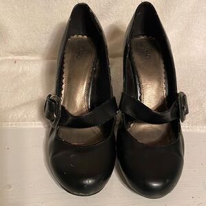 10W Cato black faux patent leather Mary Jane  single buckle heels dress shoes